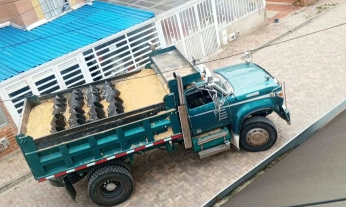 ¿Regresa Colombia a los tiempos de Pablo Escobar? Hallan camión con cilindros bomba como en la década de 1990