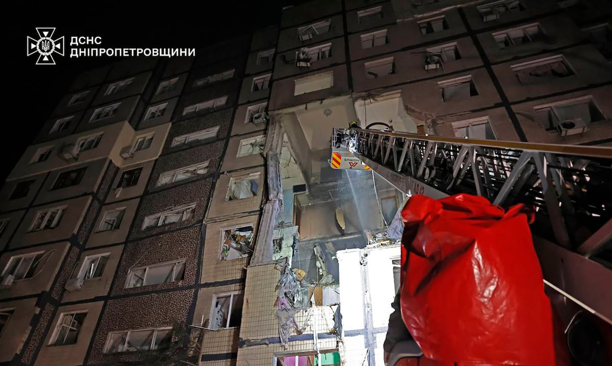 Tres muertos y 12 heridos: reportan ataque de dron ruso en edificio residencial de Ucrania