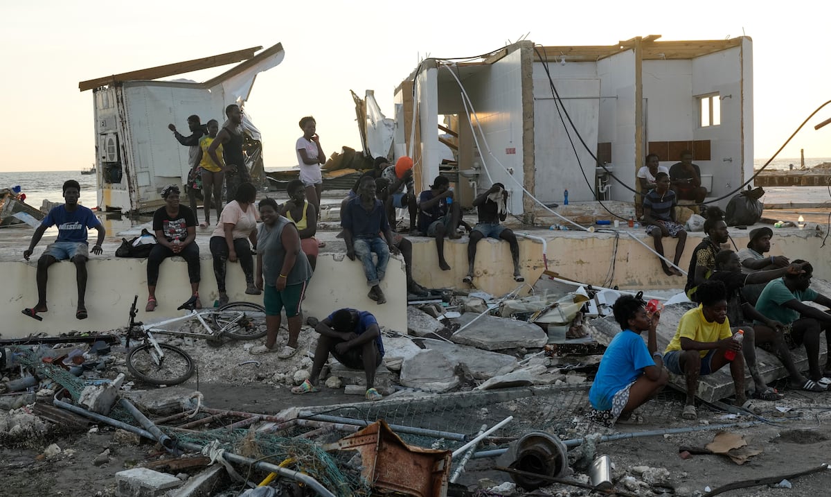 Cifra de muertes por huracán Melissa en Jamaica sube a 45, más 15 desaparecidos