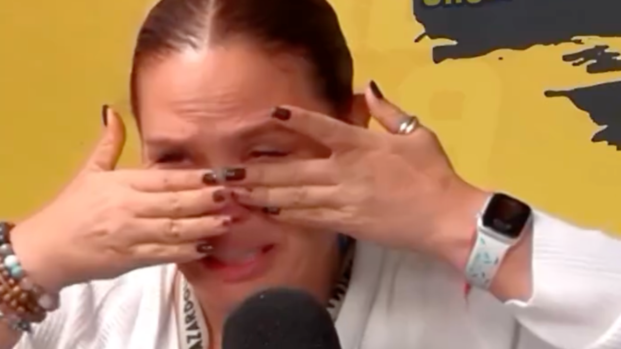 Angélica Vale estalla en lágrimas al revelar cómo se enteró de su divorcio