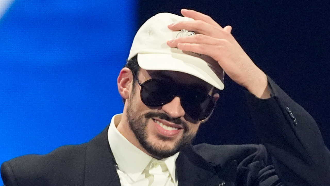 Emotivo mensaje de Bad Bunny a niños de Puerto Rico al triunfar en Latin Grammy