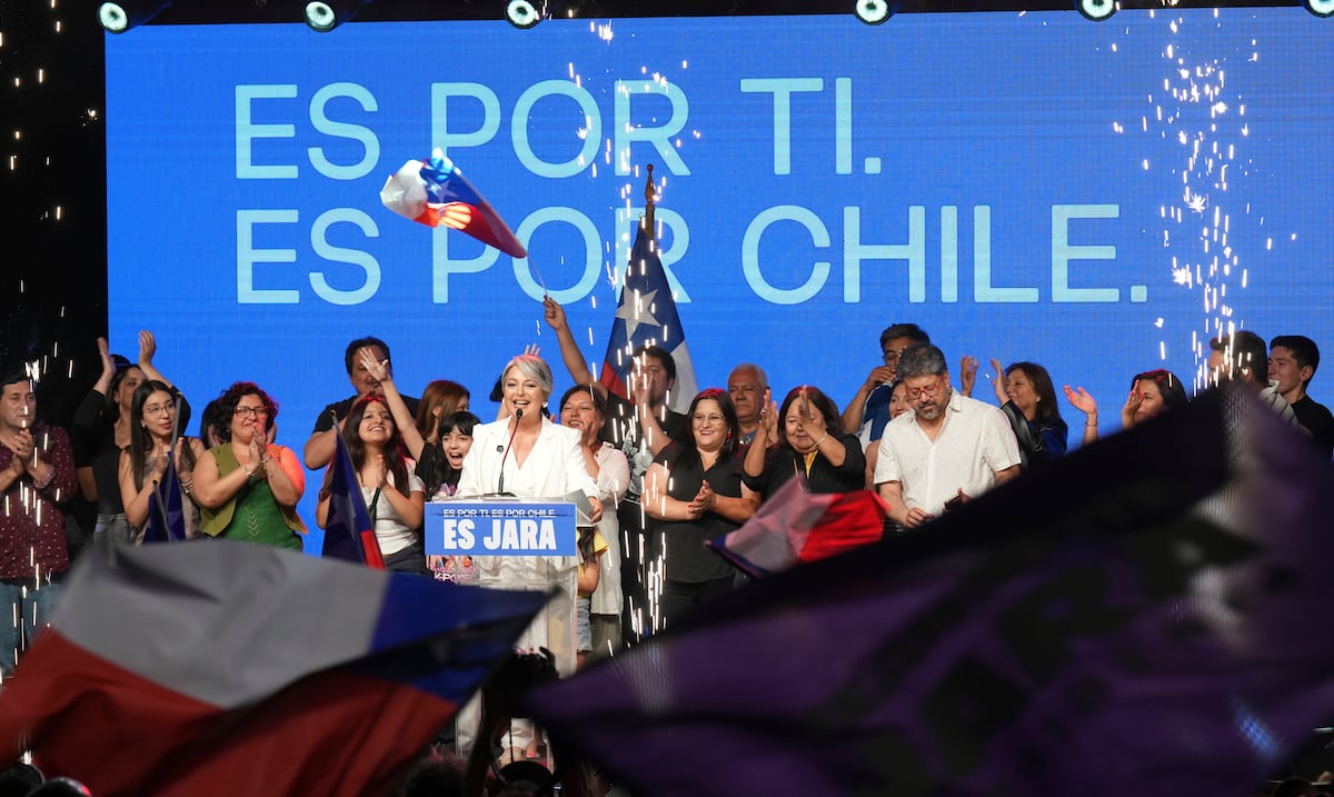 Comunista Jara y ultraderechista Kast se enfrentarán en una segunda vuelta presidencial en Chile