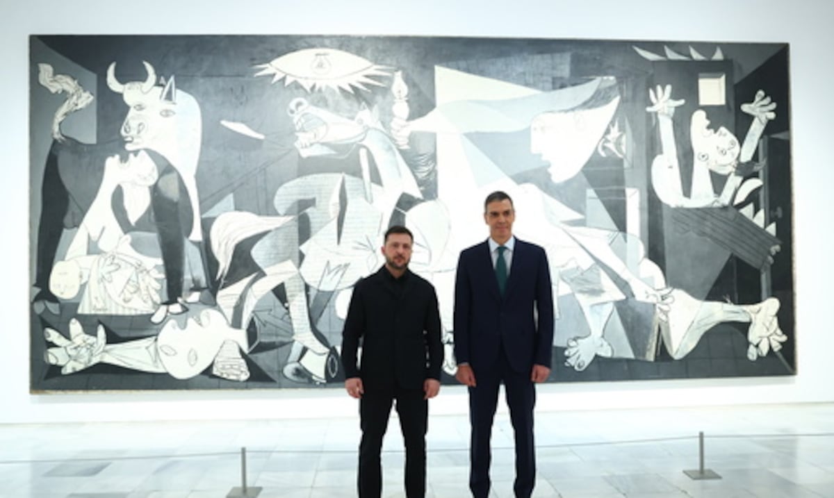 Presidente de Ucrania visita el cuadro “Guernica” de Picasso tras establecer un paralelismo con los bombardeos de Ucrania