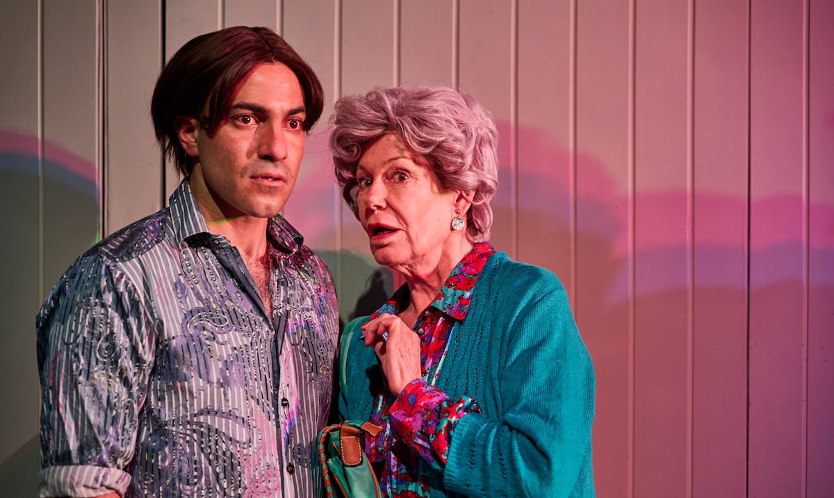 “Estampida humana”: llega a Puerto Rico obra de teatro chilena que refleja a un país buscándose a sí mismo