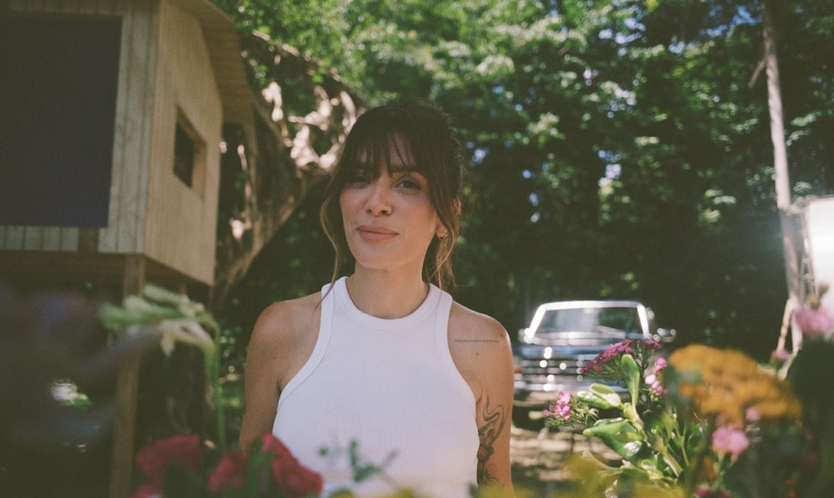 Kany García retoma sus raíces en el estreno de su tema “Tierra mía”