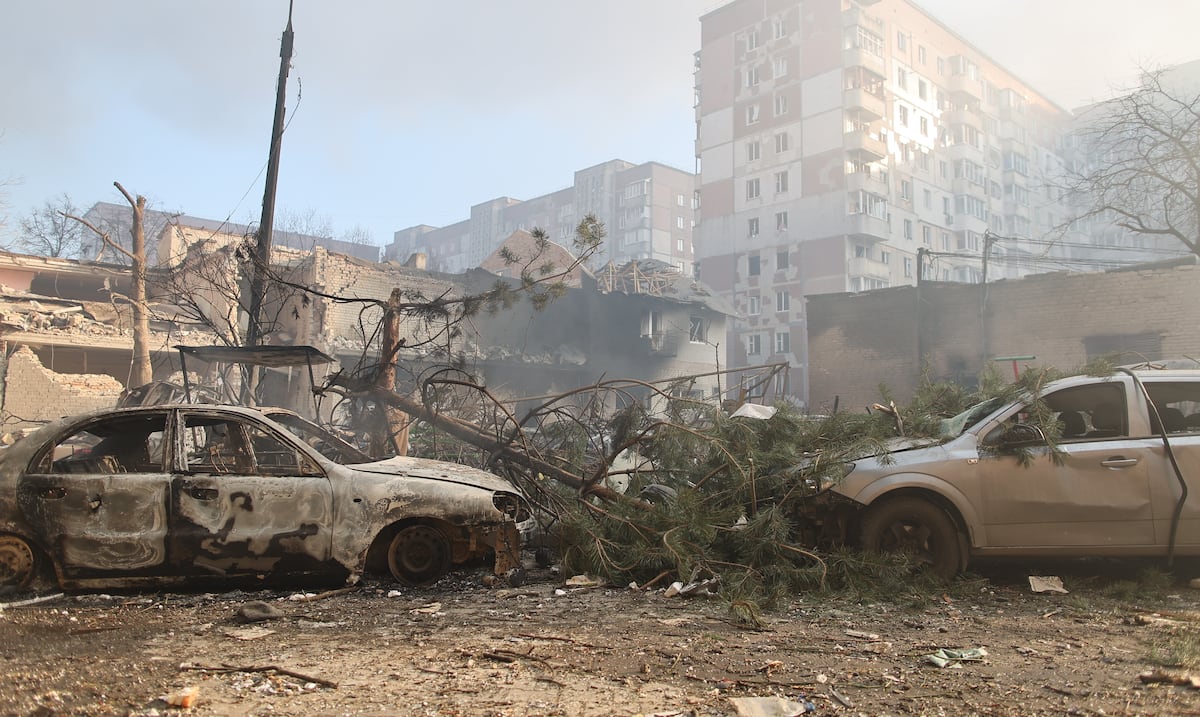 Estados Unidos y Rusia elaboran plan de paz que exige grandes concesiones por parte de Ucrania