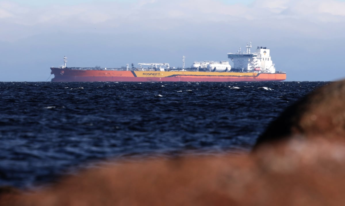 Estados Unidos sanciona a las mayores petroleras rusas, pese a negociaciones del nuevo plan de paz