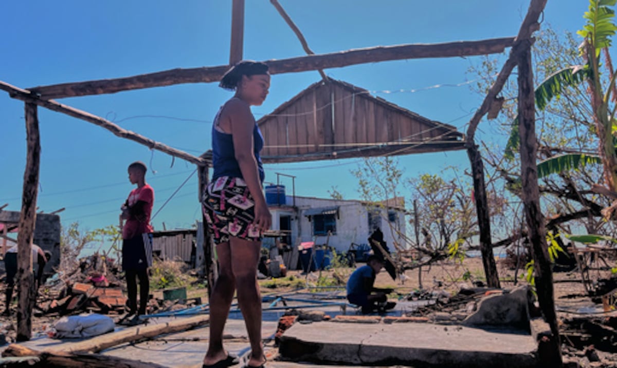 Miles de cubanos luchan sin electricidad ni agua casi un mes después del huracán Melissa