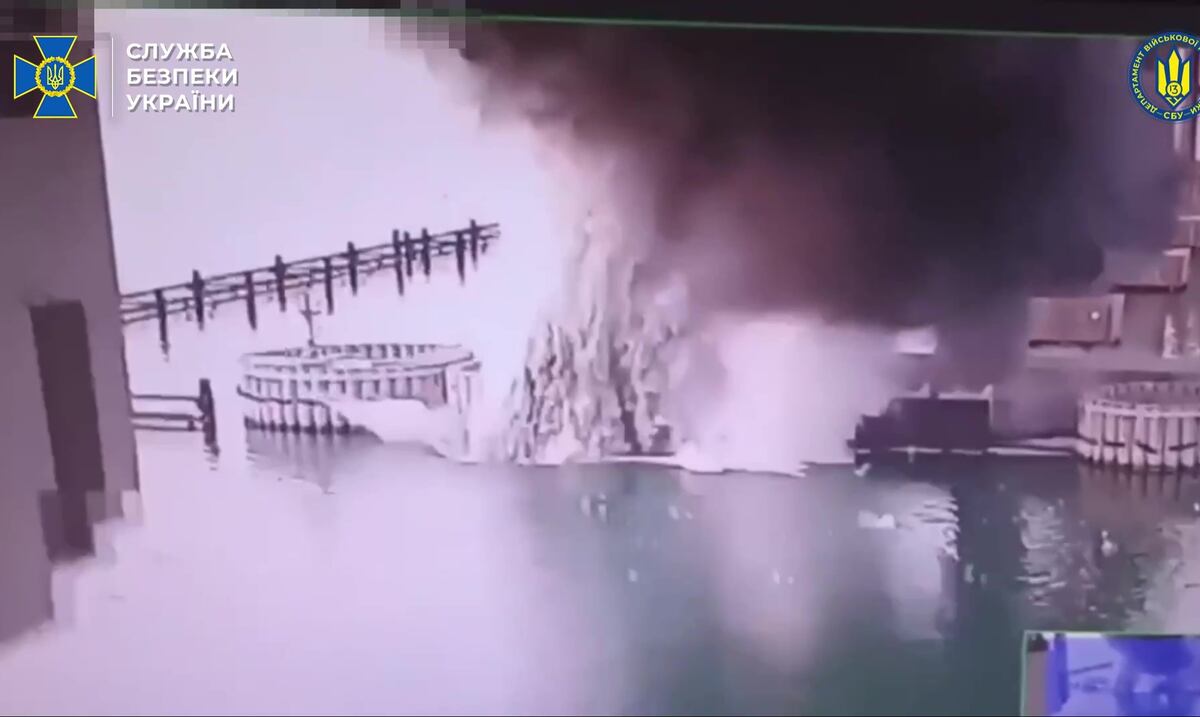 Ucrania asegura haber dañado los cimientos del puente de Crimea en una operación especial