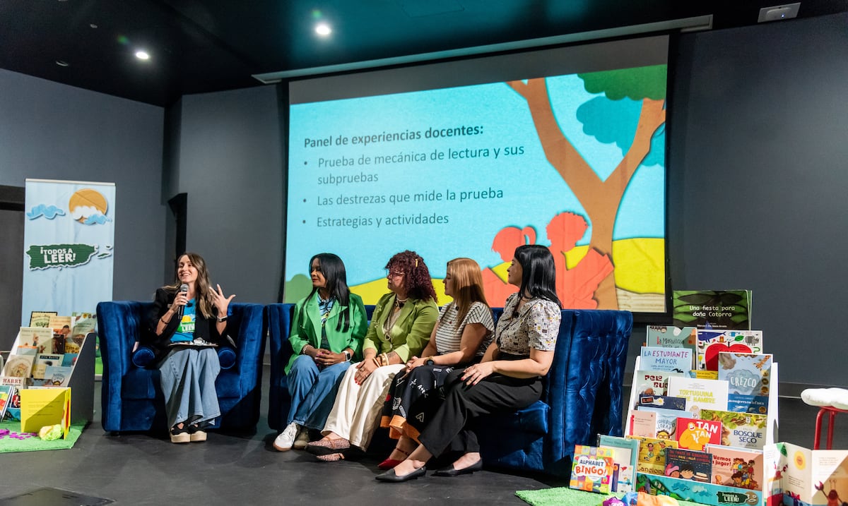 Un regalo que cambia vidas: maestros reciben miles de libros para obsequiar a sus estudiantes