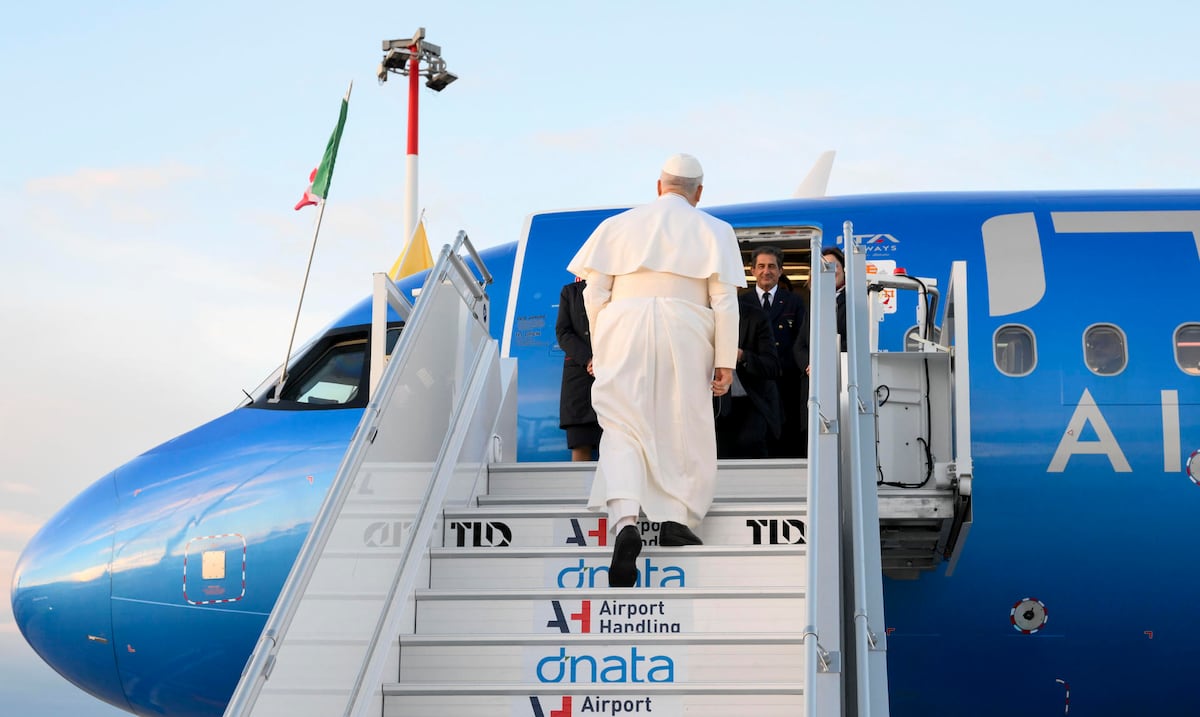 El avión A320 en el que viaja el papa deberá sustituir un componente tras aviso de Airbus