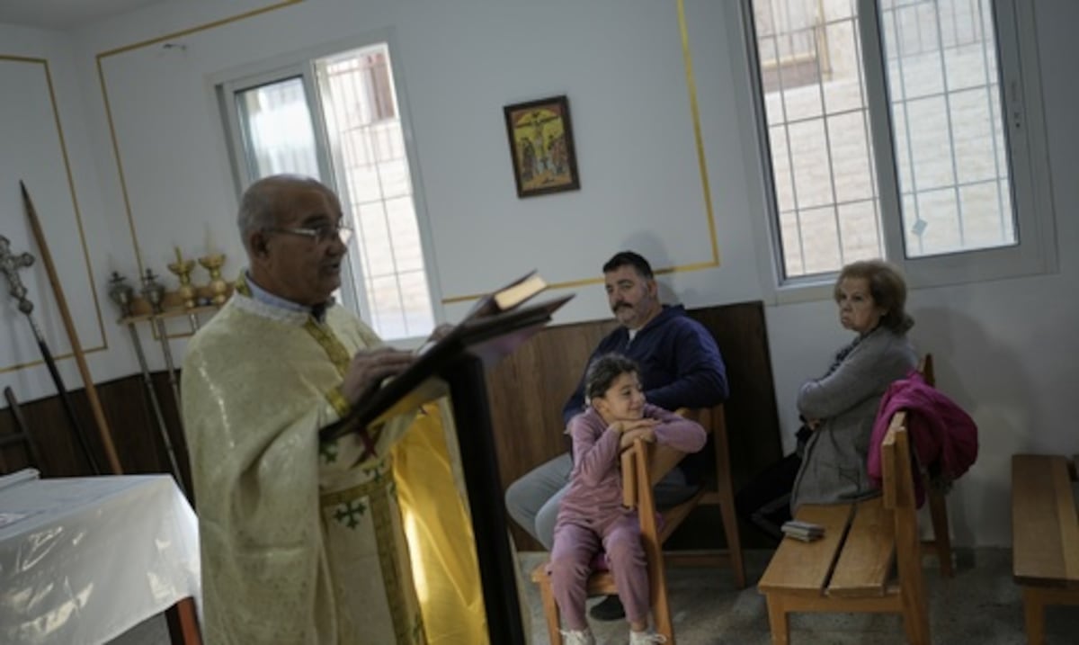 La visita del papa León XIV reaviva la esperanza en un Líbano asolado por la guerra y la crisis