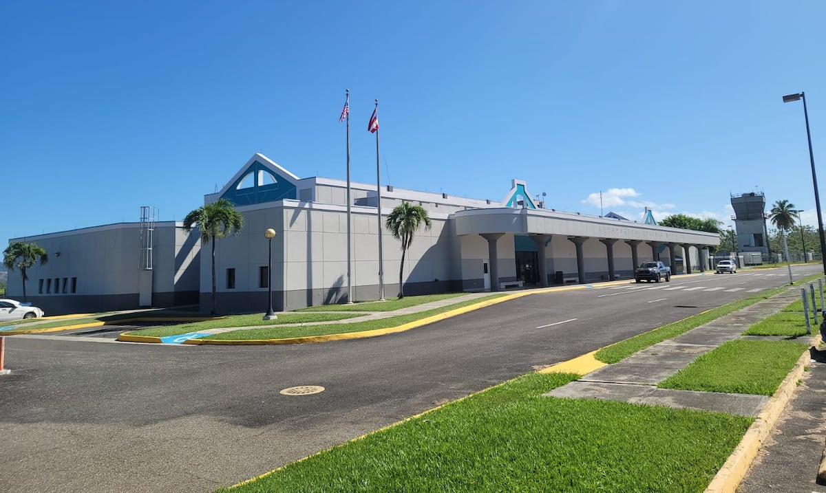 Miles de turistas y locales prefieren volar de San Juan a Mayagüez