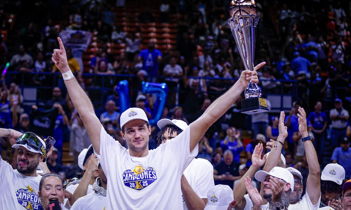 El italiano Danilo Gallinari, quien reforzó a los Vaqueros, anuncia su retiro como baloncelista