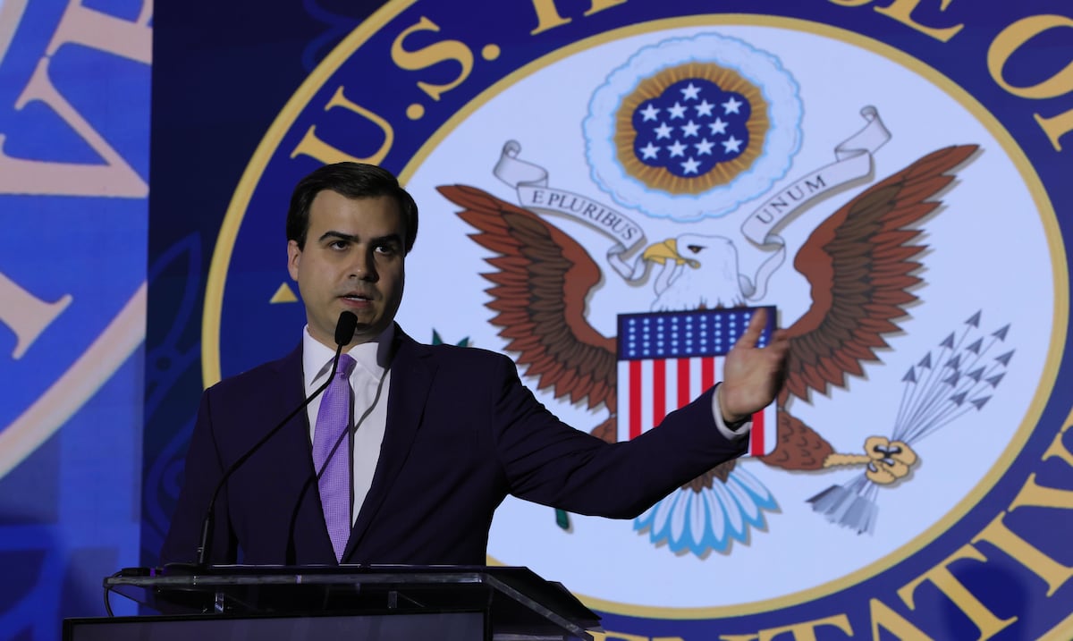 “Aprueban” o “desaprueban”: ¿qué opinan los puertorriqueños del trabajo de Pablo José Hernández?