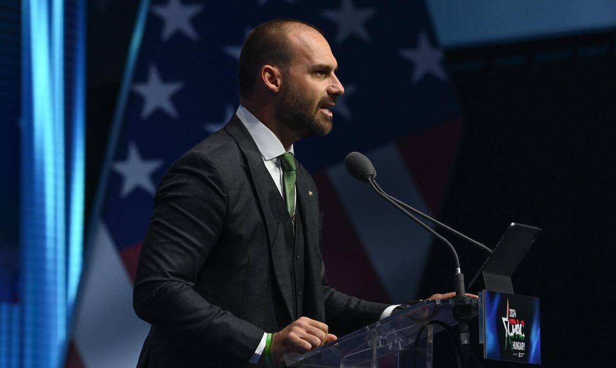 Un hijo de Bolsonaro prevé nuevas sanciones de Trump contra Brasil si su padre es condenado