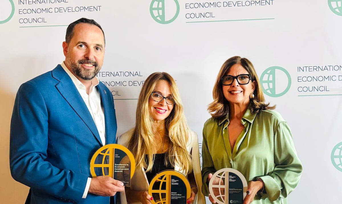 InvestPR gana tres premios globales por sus iniciativas de desarrollo económico