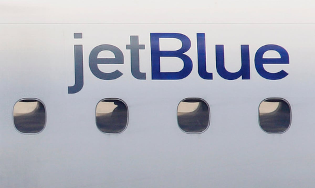 Vuelo de JetBlue cerca de Venezuela casi choca con avión cisterna de Fuerza Aérea de Estados Unidos