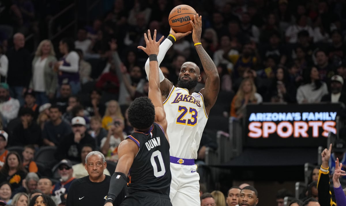 Drama en Phoenix: LeBron James decide y los Lakers sobreviven