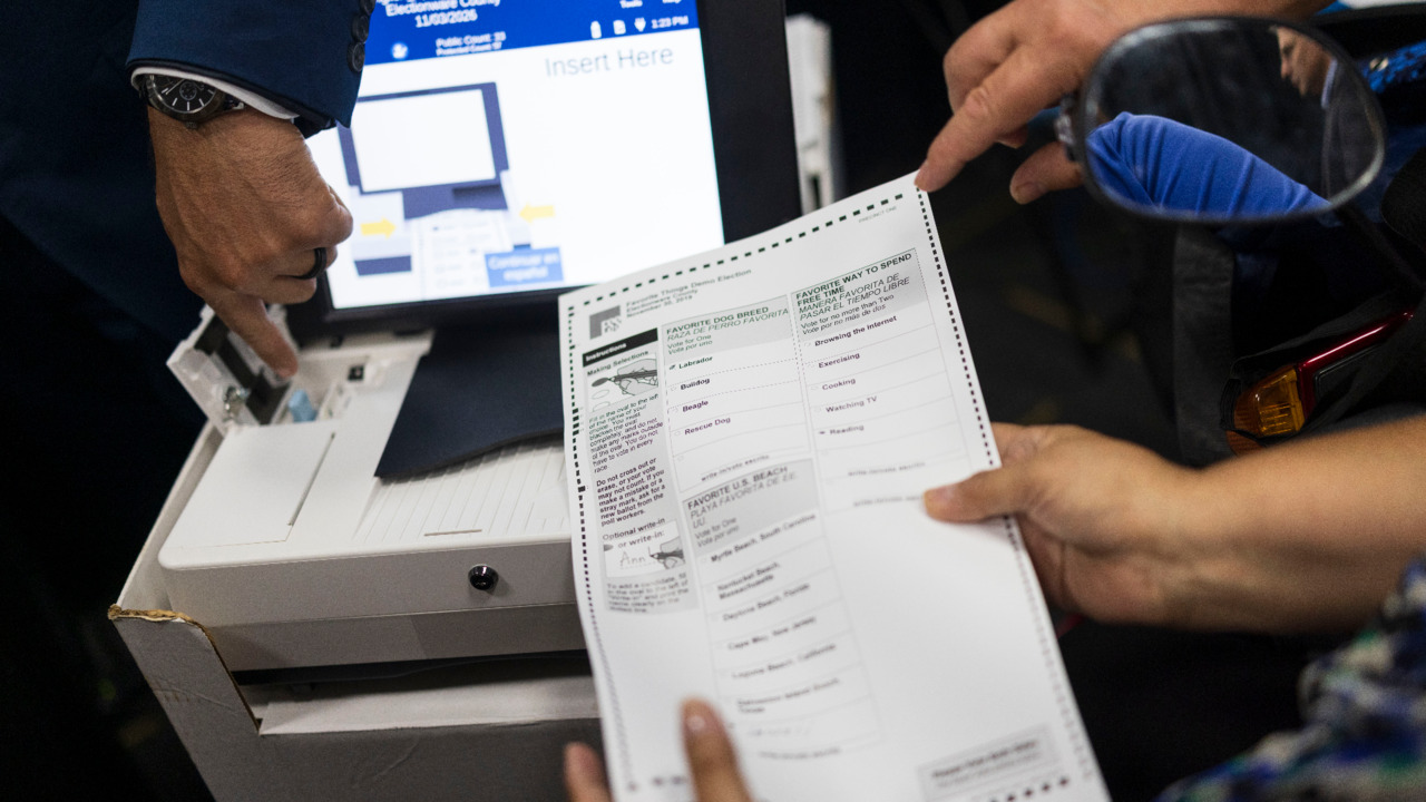 Empresas muestran a la CEE nuevos sistemas electrónicos para elecciones