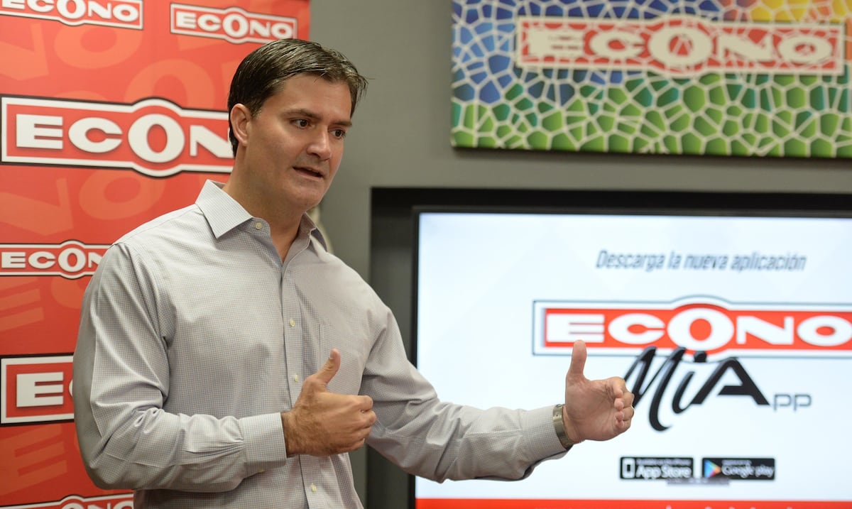 Renuncia el CEO y presidente de Supermercados Econo