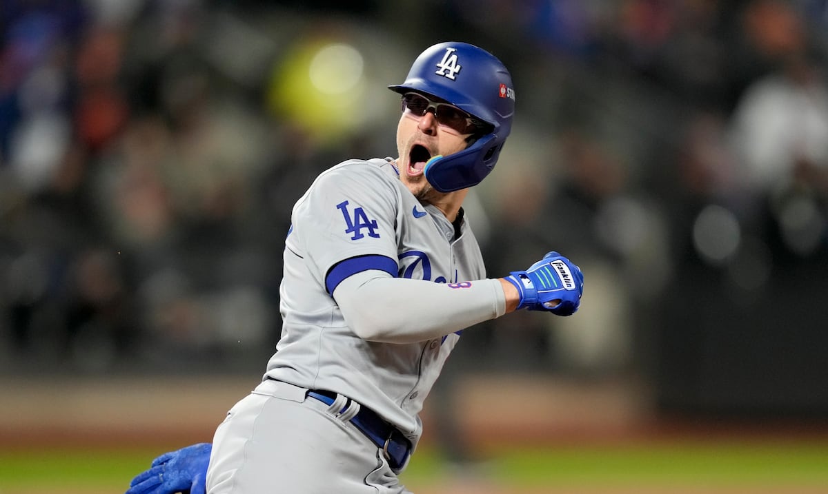 Enrique “Kike” Hernández protagoniza curiosa compra de tarjetas Pokémon