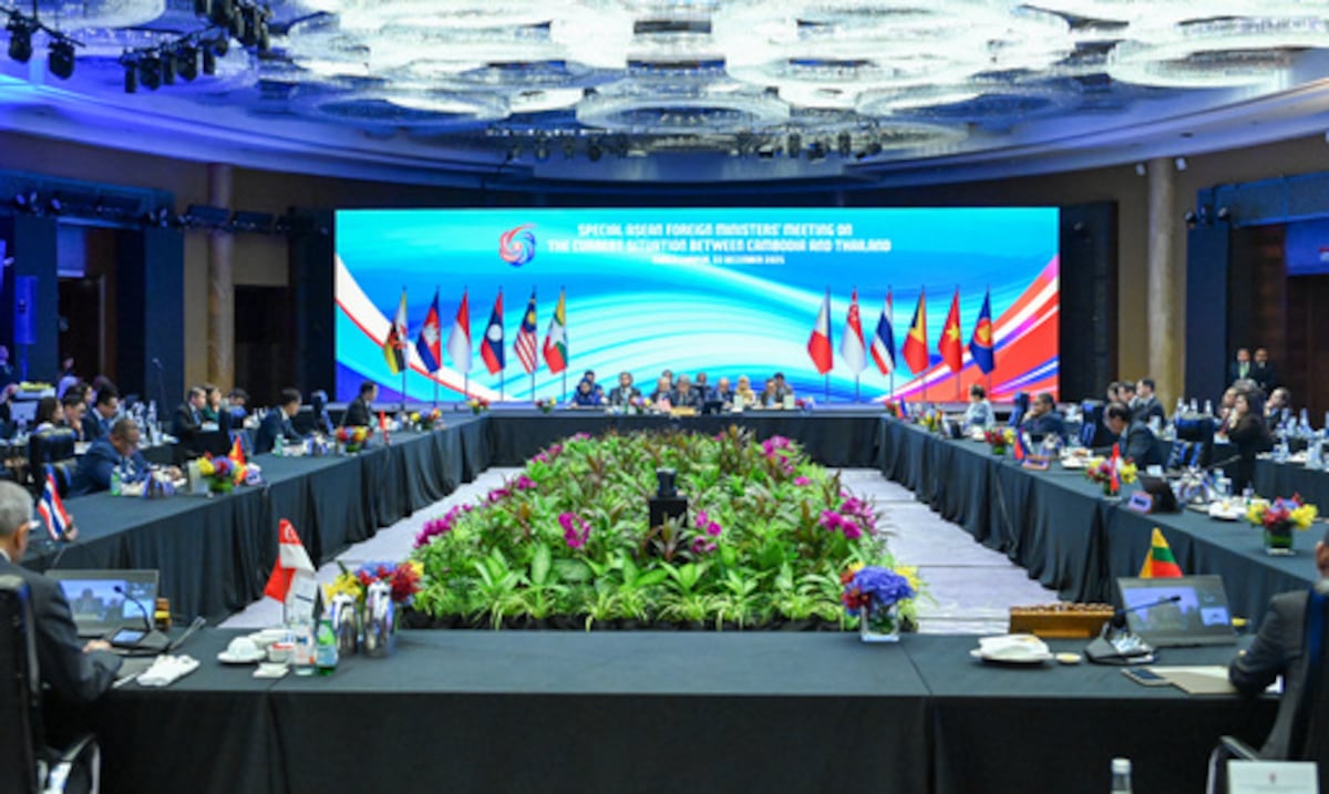 Tailandia bombardea una aldea de Camboya en medio de las negociaciones fronterizas