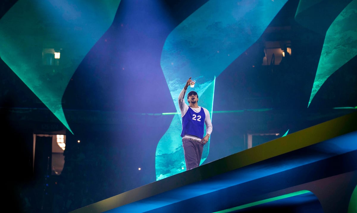 La llamada telefónica que conectó a 34 hoteles con la residencia de Bad Bunny