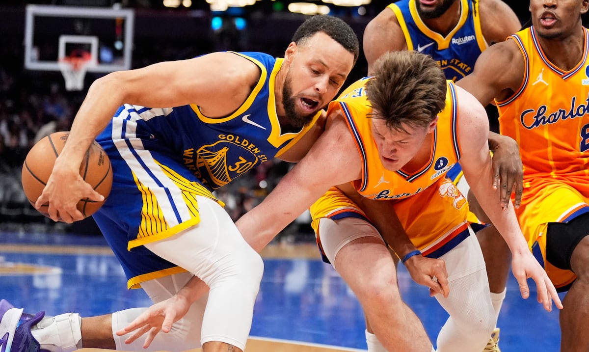 Stephen Curry brilla en Charlotte y lidera victoria de Golden State