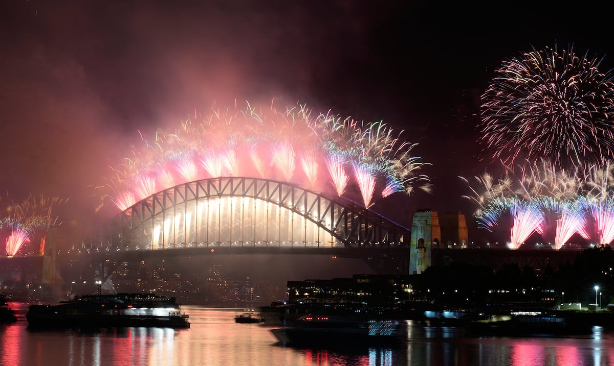 El mundo inicia celebraciones para recibir 2026, que llega con desafíos y esperanza
