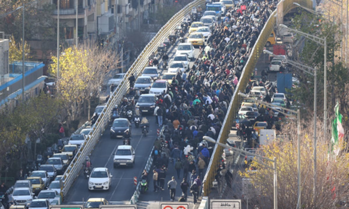 Al menos siete muertos durante protestas en Irán por crisis económica