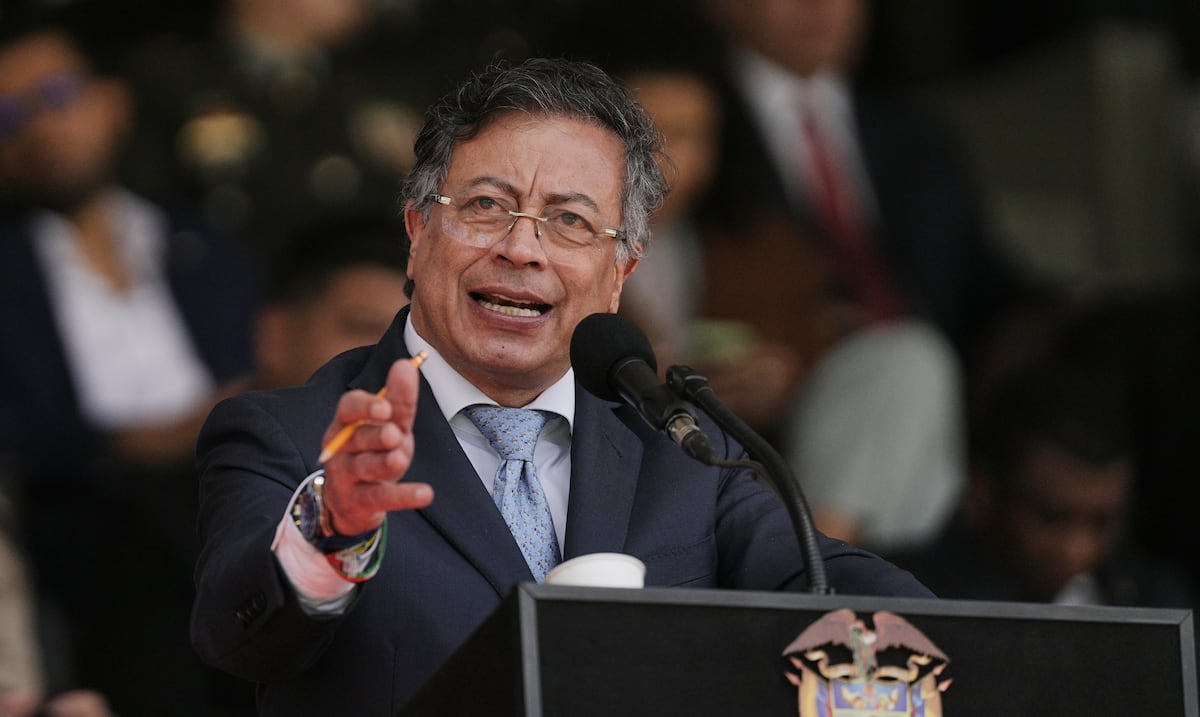 Presidente colombiano anuncia refuerzo de control militar en zona fronteriza con Venezuela