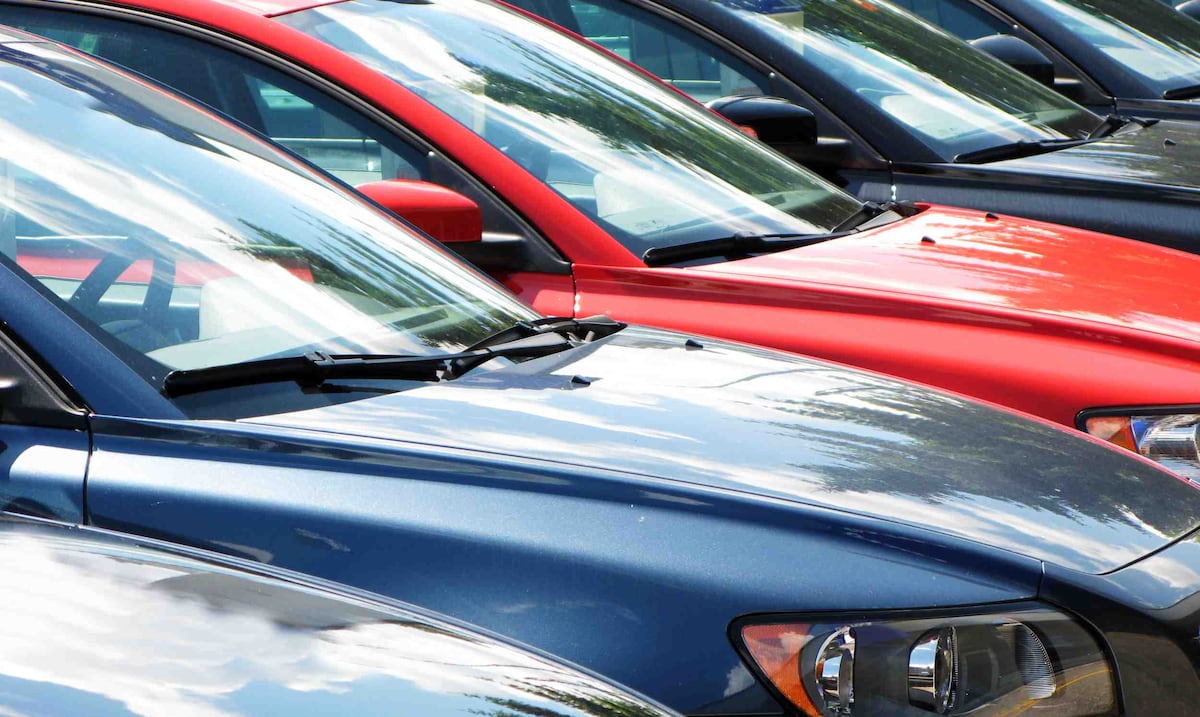 Caída de doble dígito en la venta de autos nuevos de octubre
