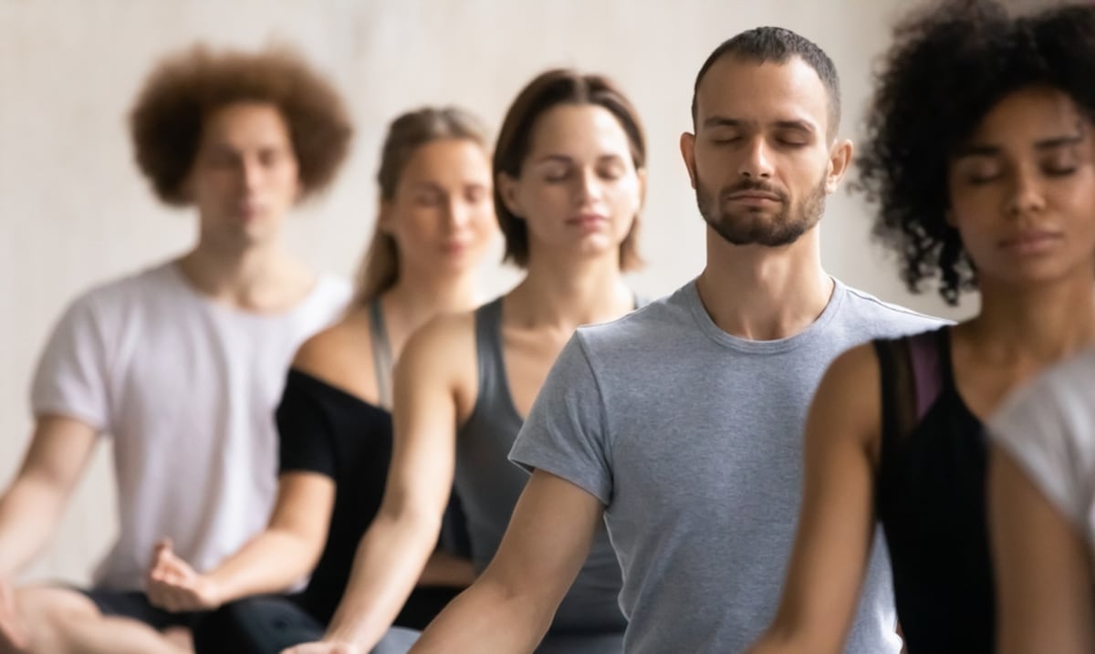 El hábito constante que distingue a las personas mentalmente fuertes, según una psicoterapeuta