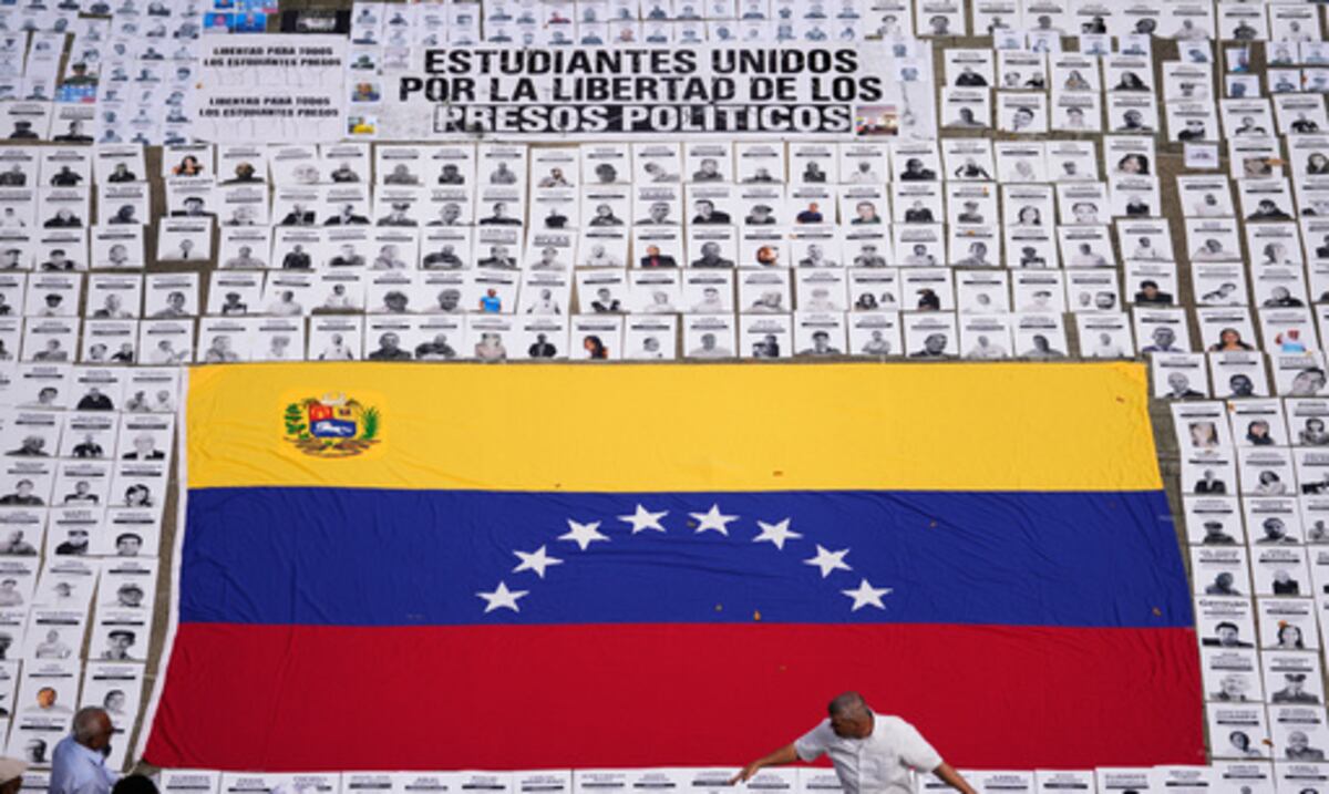 Cientos de venezolanos se presentan para registrar a sus familiares como “presos políticos