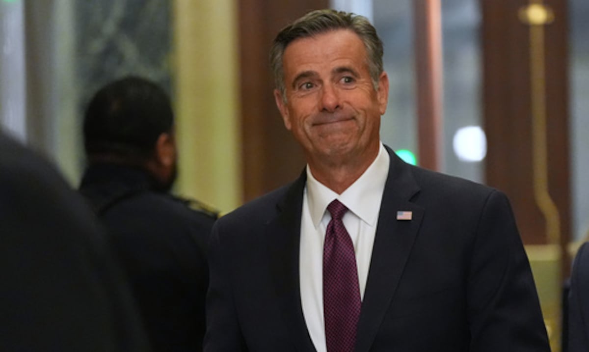 Director de la CIA se reúne con la presidenta interina de Venezuela