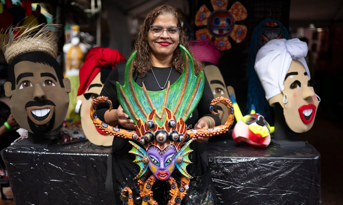 ¿Cómo se vive de la artesanía? Minerva Hernández y sus máscaras en la SanSe son testimonio de que se puede