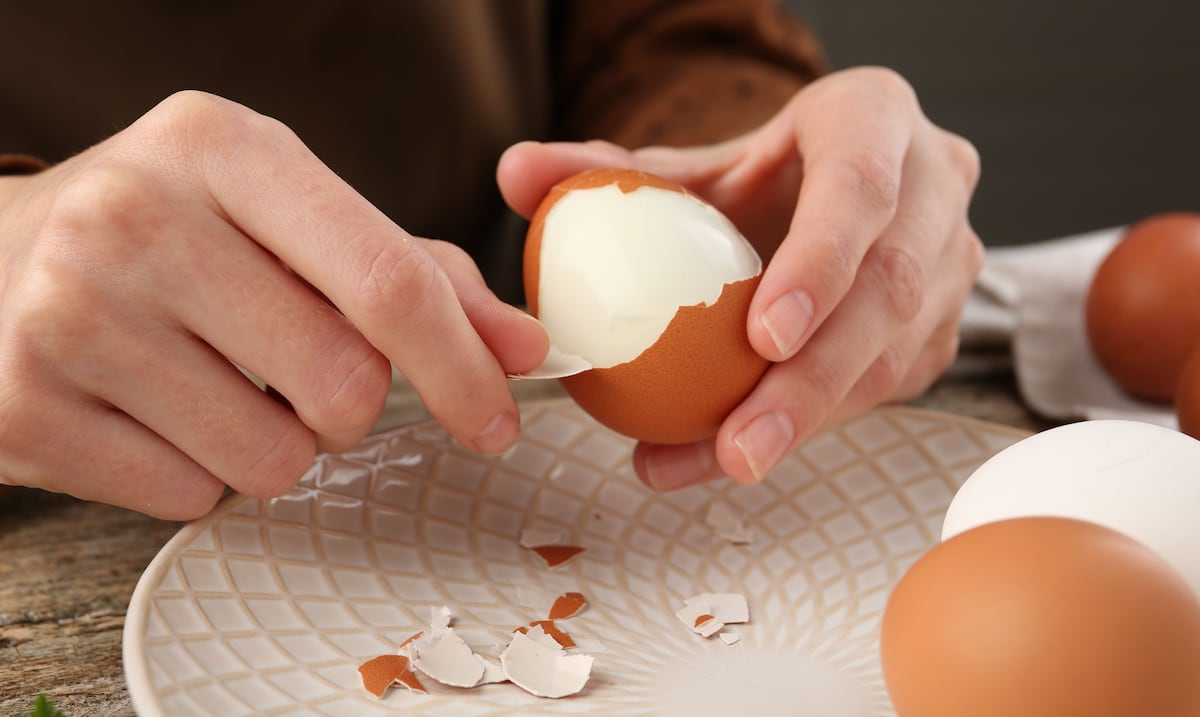El truco infalible para pelar huevos duros sin esfuerzo