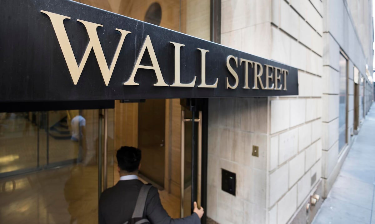 Wall Street acelera las pérdidas y el Dow baja casi 2% por las nuevas amenazas arancelarias de Trump