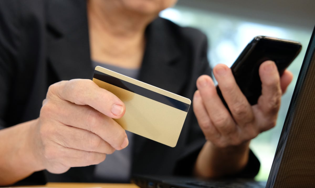 ¿Qué pasaría en Puerto Rico si se limita a 10% el interés en tarjetas de crédito como propone el presidente Trump?