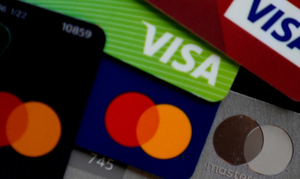 Donald Trump impulsa un tope del 10% para interés de las tarjetas de crédito