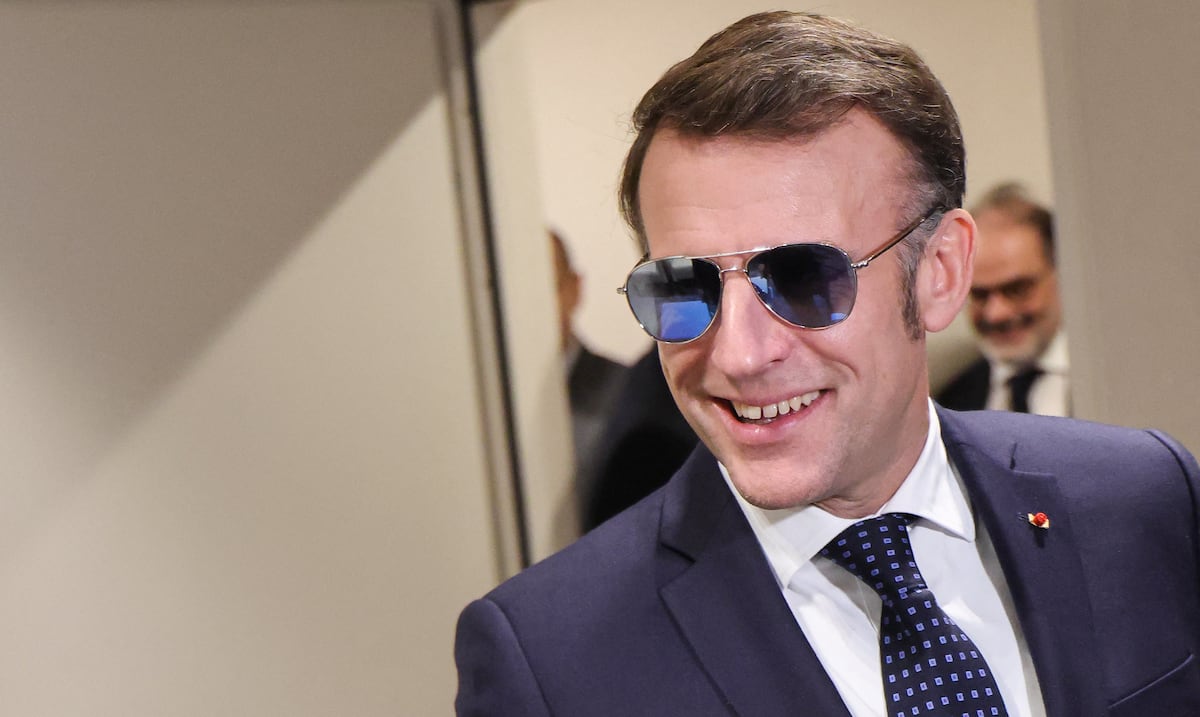 ¿Por qué las gafas de sol de Macron se robaron el show en Davos?