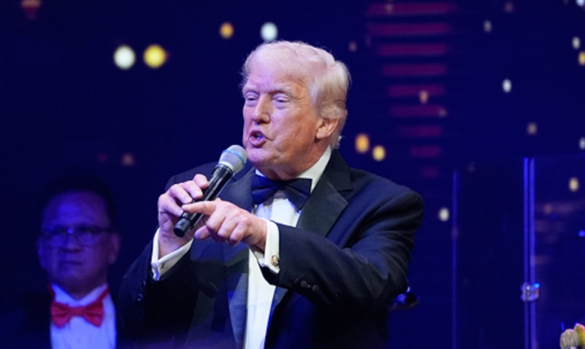 Trump retrasa un año el aumento de aranceles a muebles tapizados, armarios de cocina y tocadores