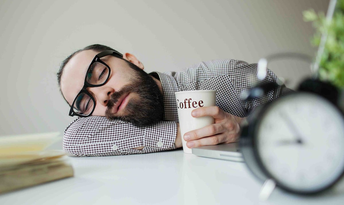 ¿Cuánto debe durar la siesta para mejorar tu energía, según expertos?