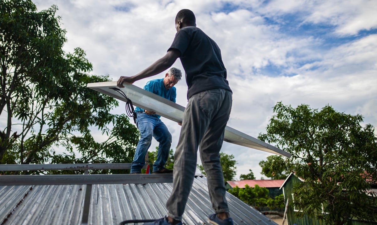 Opinión | Freno a exención de placas solares y retos de la red eléctrica