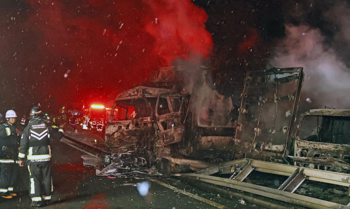 Choque múltiple en autopista de Japón deja dos muertos y 26 heridos