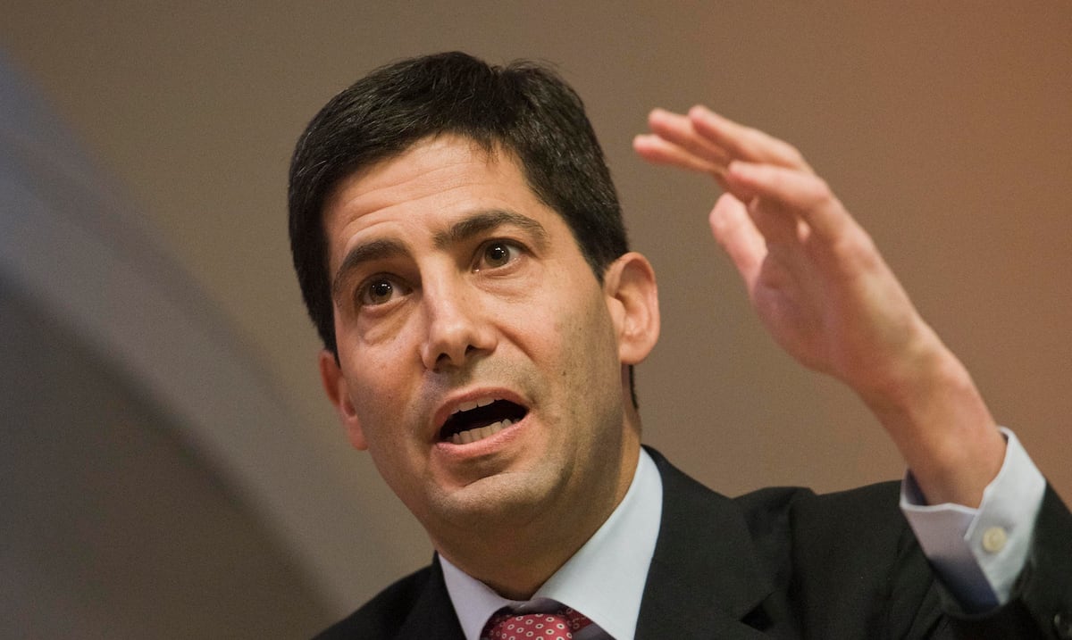 Conoce al “halcón de la inflación”: Kevin Warsh, el nominado por Trump para presidir la Fed