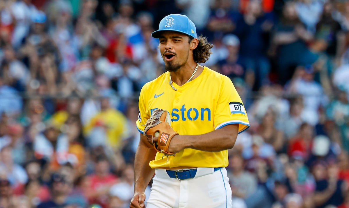 White Sox adquiere al derecho Jordan Hicks de Boston a cambio del prospecto Gage Ziehl