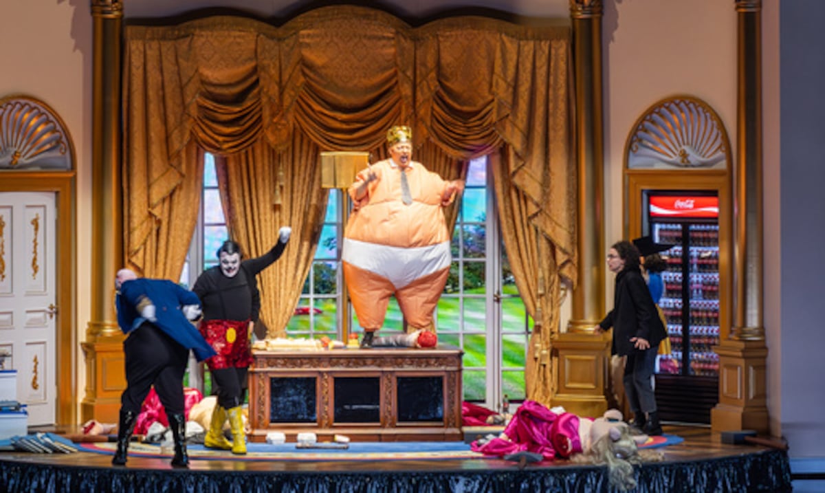 La Ópera de Hamburgo estrena “Monster’s Paradise”, una parodia del presidente estadounidense Donald Trump