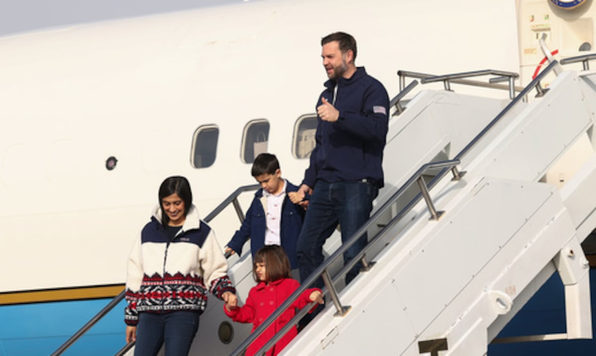 JD Vance llega a Milán para los Juegos Olímpicos de Invierno